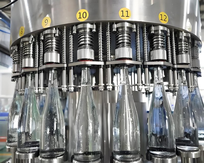 BRGF Series Glass Bottle 3-in-1 Rinsing-Filling-Capping Machine - 图片 3